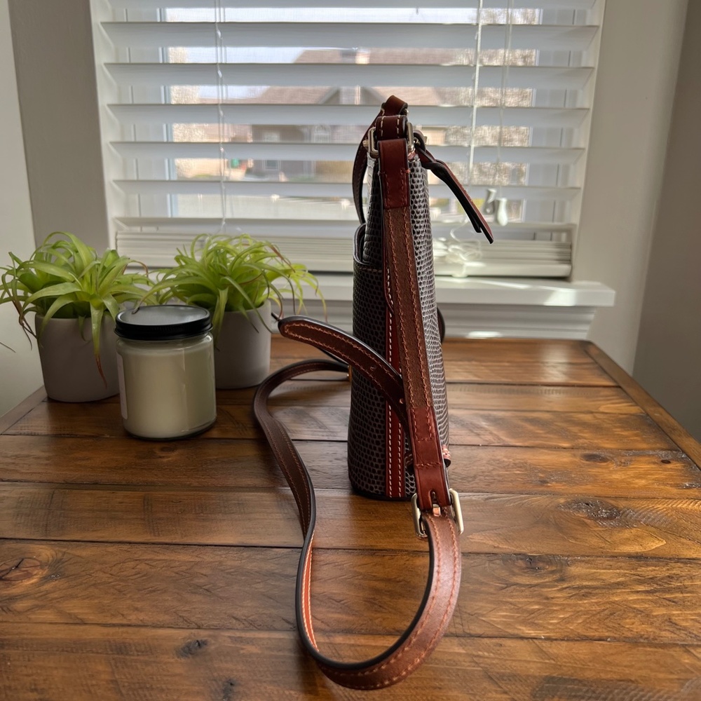 NWOT Dooney & Burke Lizard Embossed Letter Carrier Crossbody Chestnut - Picture 5 of 15